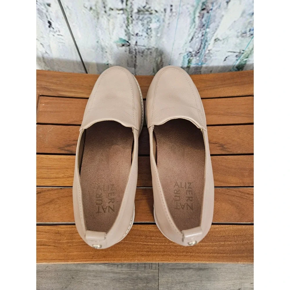 Naturalizer Darry Loafers 7M Beige Leather Platform Lug Sole Block Heel Chunky